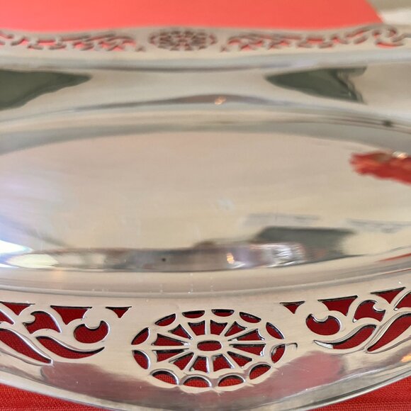 Vintage Silver Plate Oval Tray with Handle/ Blush Coloured Linen Crochet Napkin - Picture 7 of 16